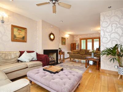 Sitting/Dining Room